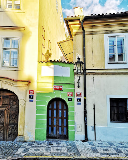 The smallest house in Prague