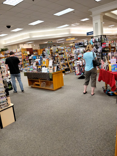 Book Store «Schuler Books & Music», reviews and photos, 1982 W Grand River Ave, Okemos, MI 48864, USA