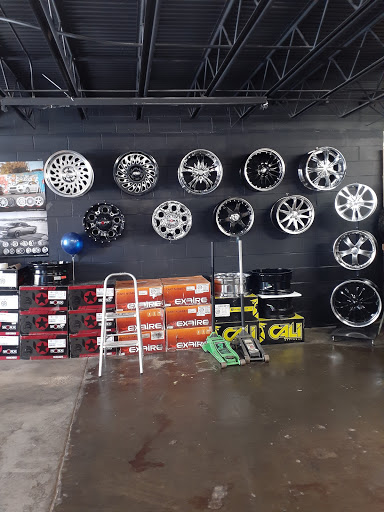 La Cuadra Tire shop