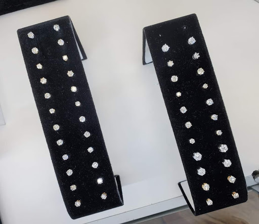 Jewelry Buyer «All Island Jewelry & Loan», reviews and photos, 2394 Middle Country Rd, Centereach, NY 11720, USA