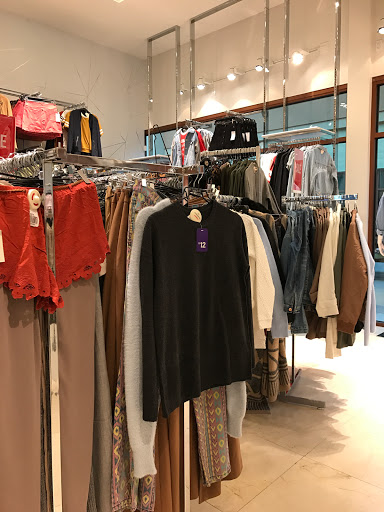 Clothing Store «Forever 21», reviews and photos, 1001 N Arney Rd #1000, Woodburn, OR 97071, USA