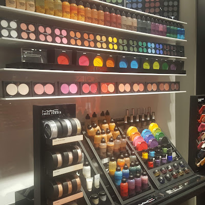 MAC Cosmetics à Paris