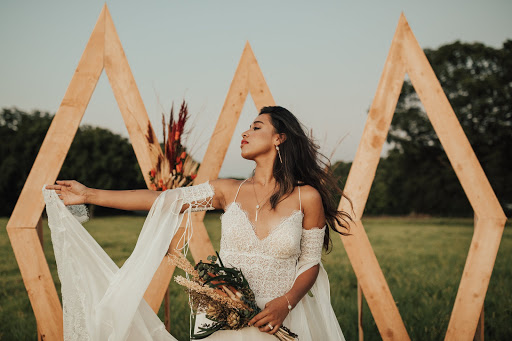 Bridal Shop «The Barefoot Bride», reviews and photos, 4726 Poplar Ave #4, Memphis, TN 38117, USA