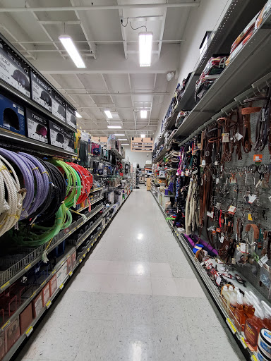 Animal Feed Store «Wilco Farm Store», reviews and photos, 734 McClaine St, Silverton, OR 97381, USA