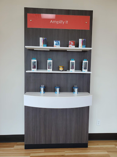 Cell Phone Store «Verizon Wireless - Wireless M North Richland Hills», reviews and photos, 8509 Davis Blvd #200, North Richland Hills, TX 76182, USA