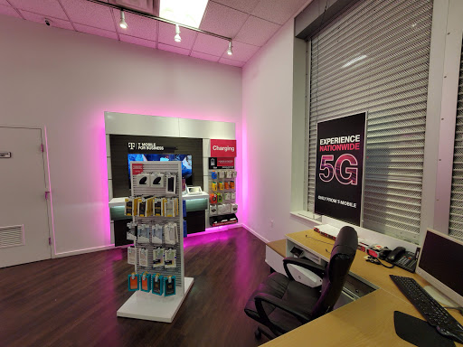 Cell Phone Store «T-Mobile», reviews and photos, 1516 SW Roxbury St a, Seattle, WA 98106, USA