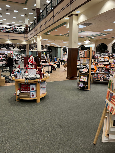 Barnes & Noble image