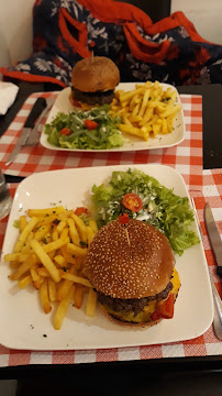 Hamburger du Restaurant italien CHEZ MILO à Paris - n°6