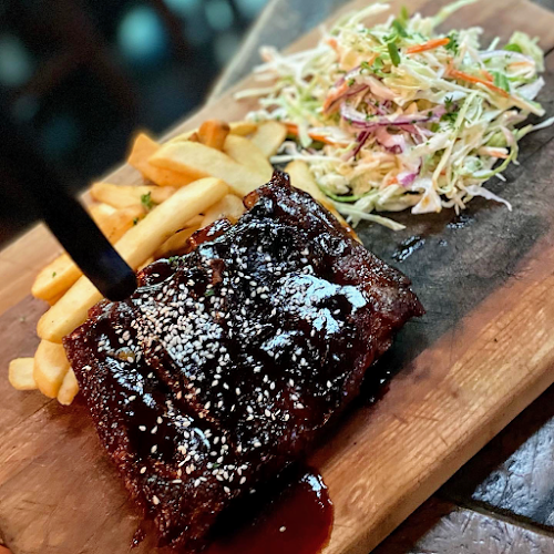 Crowded House Bar & Eatery - New Plymouth