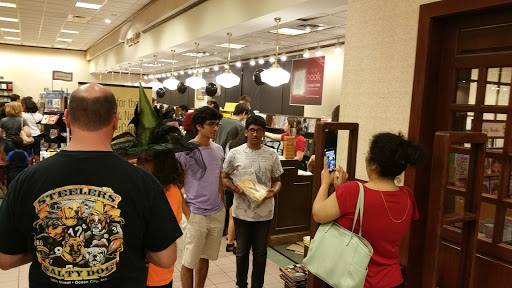 Book Store «Barnes & Noble Bookstores», reviews and photos, 2325 S Stemmons Fwy #401, Lewisville, TX 75067, USA