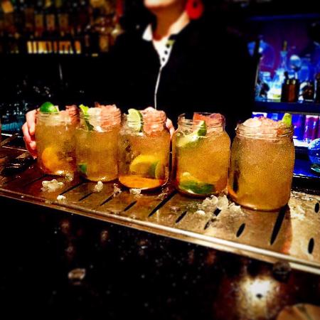 Happening cocktail bar