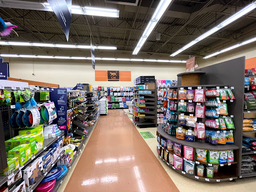 Pet Supply Store «Petco Animal Supplies», reviews and photos, 645 S Green Valley Pkwy, Henderson, NV 89052, USA