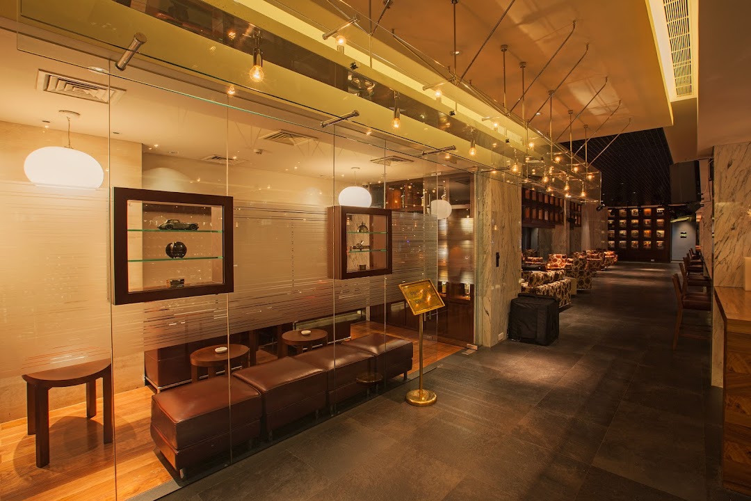 Oak Lounge - Marriott Suites Pune