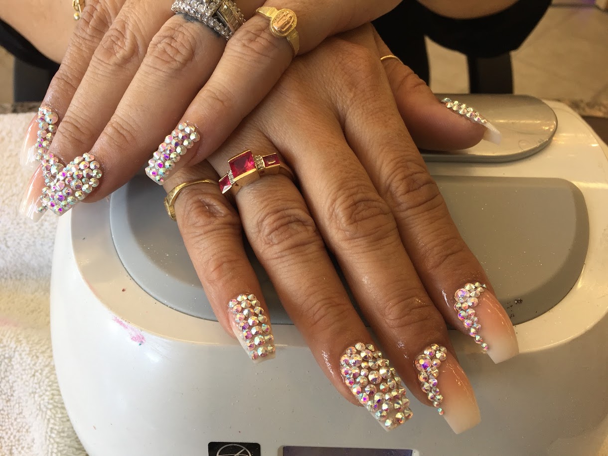 LUXURY NAIL & SPA