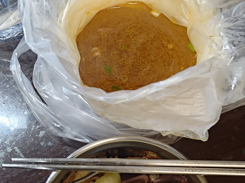 滿頭汗鴨血臭豆腐 (東興店)