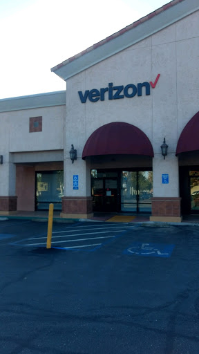 Cell Phone Store «Verizon», reviews and photos, 7723 N Blackstone Ave #101, Fresno, CA 93720, USA