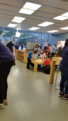 Computer Store «Apple Knox Street», reviews and photos, 3101 Knox St, Dallas, TX 75205, USA