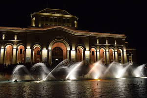 Singing Fountains image