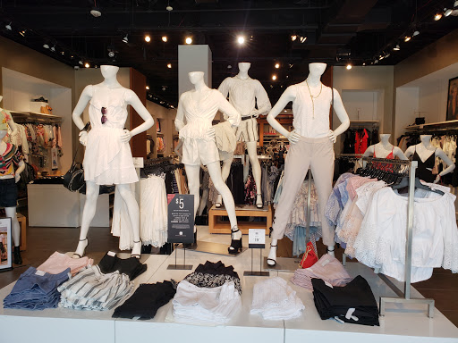 Clothing Store «Express», reviews and photos, 4396 Holly Drive, Beavercreek, OH 45440, USA