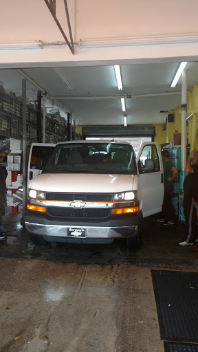 Auto Repair Shop «Pro Oil & Carwash», reviews and photos, 23 Beacom Blvd, Miami, FL 33135, USA