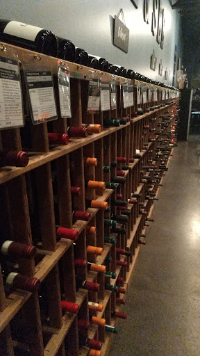 Bar «Grapeables Wine Bar & Lounge», reviews and photos, 12645 N Saguaro Blvd # 9, Fountain Hills, AZ 85268, USA