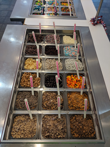 Frozen Yogurt Shop «sweetFrog», reviews and photos, 34 Shunpike Rd #28, Cromwell, CT 06416, USA