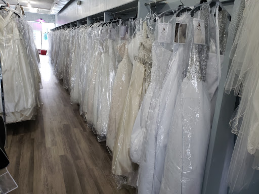 Bridal Shop «Spring Lake Bridal», reviews and photos, 616 E Savidge St B, Spring Lake, MI 49456, USA