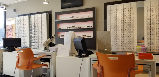 Shopping Mall «Golden Horseshoe Shopping Center», reviews and photos, 1088 Wilmot Rd, Scarsdale, NY 10583, USA