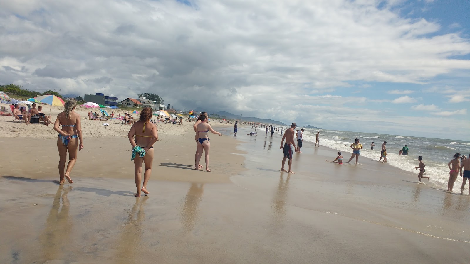 Foto di Spiaggia di Coroados - luogo popolare tra gli intenditori del relax