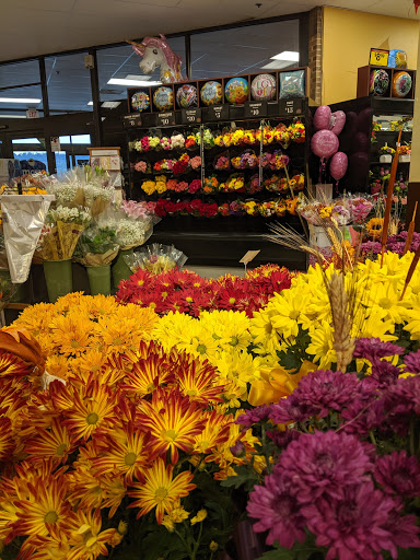 Grocery Store «Kroger», reviews and photos, 1664 E Stone Dr, Kingsport, TN 37660, USA