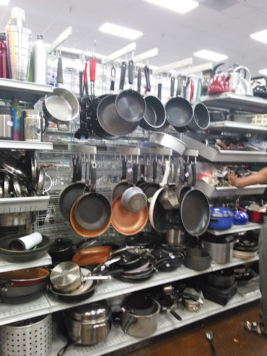 Thrift Store «Goodwill Store & Donation Center», reviews and photos, 2118 S Bristol St, Santa Ana, CA 92704, USA