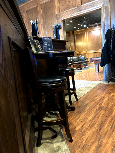 Hair Salon «Boardroom Salon for Men - Las Colinas», reviews and photos, 5910 N MacArthur Blvd #138, Irving, TX 75039, USA