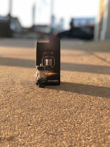 Tobacco Shop «18 Plus Vape & Shop», reviews and photos, 4037 Broadway, Kansas City, MO 64111, USA