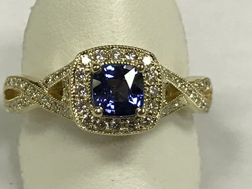Jewelry Store «Jewelry Connection Inc», reviews and photos, 956 Brookwood Center, Fenton, MO 63026, USA