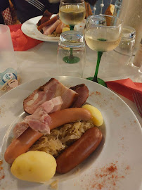 Choucroute d'Alsace du Restaurant de spécialités alsaciennes À La Tête De Lard à Strasbourg - n°16