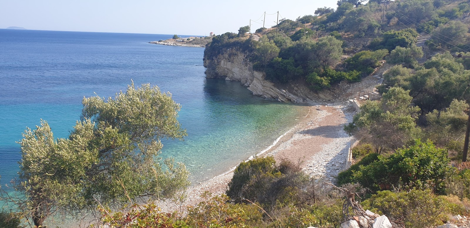 Foto von Kastos beach mit heller kies Oberfläche