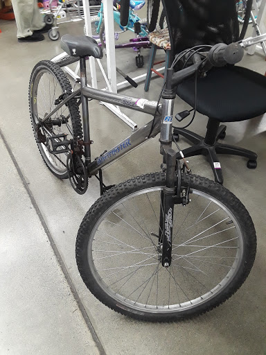 Shopping Mall «Parkway Square Shopping Center», reviews and photos, 16876 Southcenter Pkwy, Tukwila, WA 98188, USA