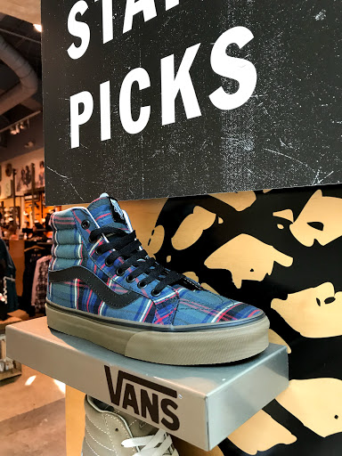 Shoe Store «Vans», reviews and photos, 701 Lynnhaven Pkwy, Virginia Beach, VA 23452, USA