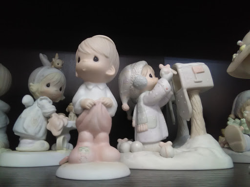 Thrift Store «Estate Sales Warehouse», reviews and photos, 661 E 24th St #210, Holland, MI 49423, USA