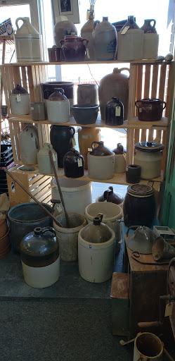 Antique Furniture Store «Old American Barn», reviews and photos, 107 Martinsburg Ave, Gordonsville, VA 22942, USA