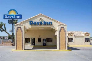 Days Inn by Wyndham Kingman West image