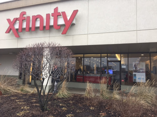 Internet Service Provider «XFINITY Store by Comcast», reviews and photos, 1229 E Golf Rd, Schaumburg, IL 60173, USA