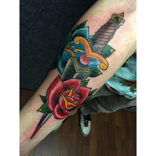 Tattoo Shop «Heroes & Ghosts Tattoo», reviews and photos, 3035 W Cary St, Richmond, VA 23221, USA