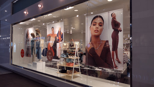 Clothing Store «Forever 21», reviews and photos, 651 Kapkowski Rd, Elizabeth, NJ 07201, USA