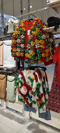 Clothing Store «Forever 21», reviews and photos, 2325 Stoneridge Mall Rd, Pleasanton, CA 94588, USA