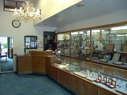 Watch Repair Service «Montclair Jewelers Inc», reviews and photos, 2083 Mountain Blvd, Oakland, CA 94611, USA