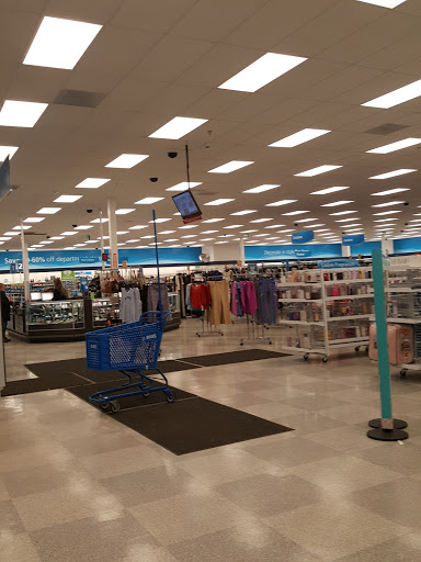 Clothing Store «Ross Dress for Less», reviews and photos, 4027 Commonwealth Ave, Eau Claire, WI 54701, USA