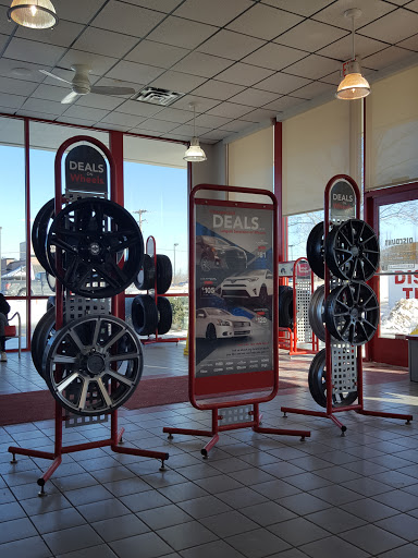 Tire Shop «Discount Tire Store - Fenton, MI», reviews and photos, 3609 Owen Rd, Fenton, MI 48430, USA