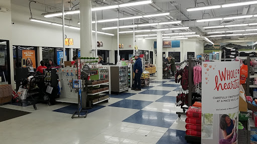 Pet Supply Store «Petco Animal Supplies», reviews and photos, 710 W 66th St, Richfield, MN 55423, USA