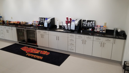 Toyota Dealer «Ed Martin Toyota», reviews and photos, 5500 S Scatterfield Rd, Anderson, IN 46013, USA